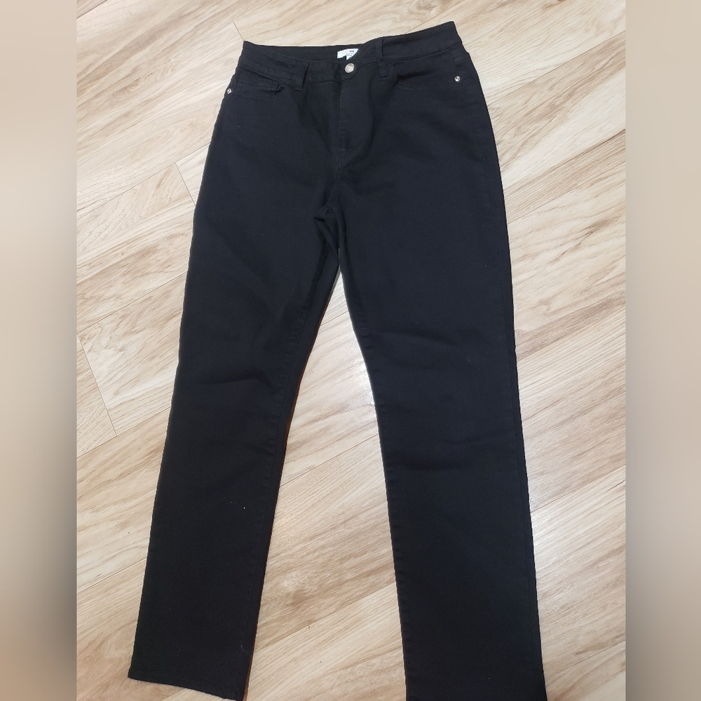 New No Tags Halston High Rise Straight Leg Black Jeans Size 10